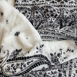 NWT American Eagle Outfitters oversized scarf B&W